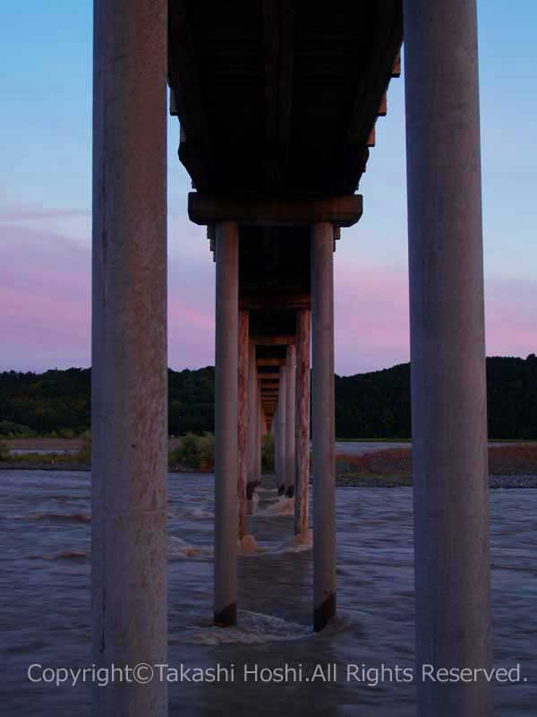蓬莱橋の長～い橋脚の写真