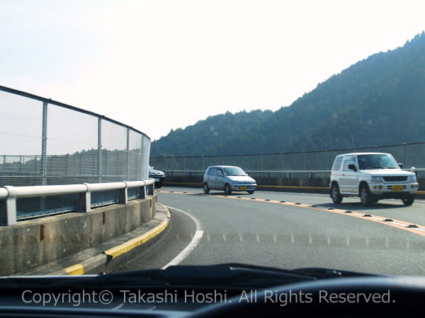 2回転して下る河津七滝ループ橋