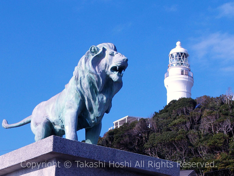 ライオンと御前埼灯台