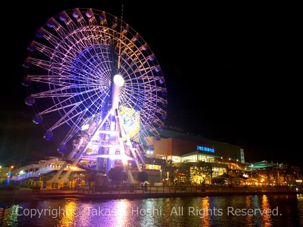 ライトアップされたエスパルスドリームプラザの夜景