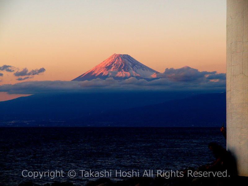 御浜岬から望む富士山