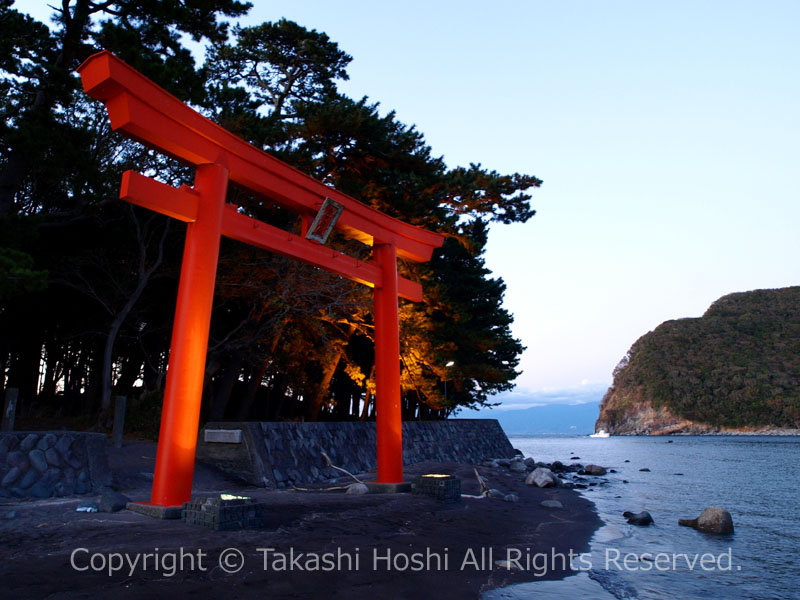 諸口神社の赤鳥居