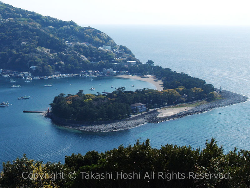 出逢い岬から望む御浜岬の眺め