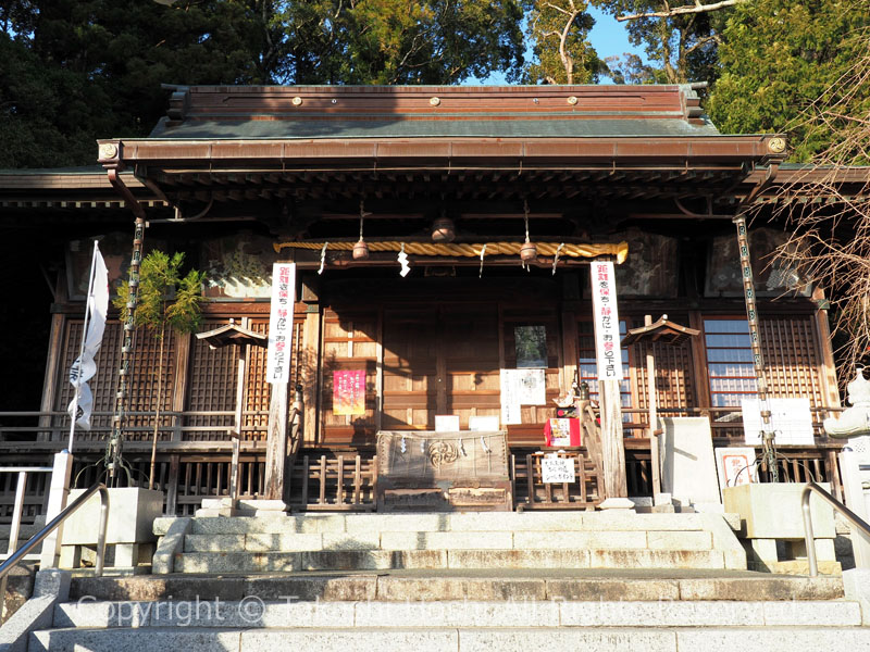 飽波神社の拝殿