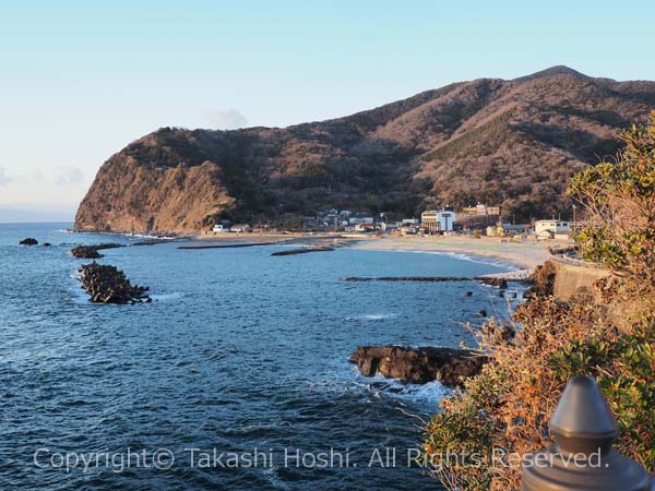 旅人岬からの小土肥海岸方面の眺め