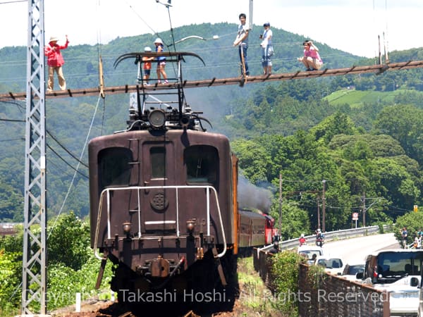 スレスレ感が堪らない塩郷の吊り橋