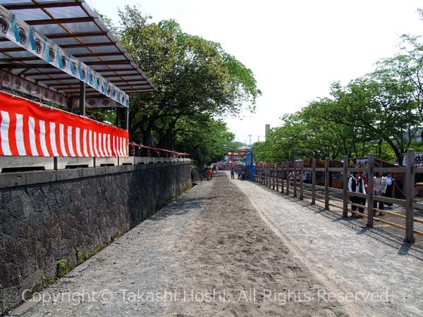 流鏑馬祭りが行われる桜の馬場