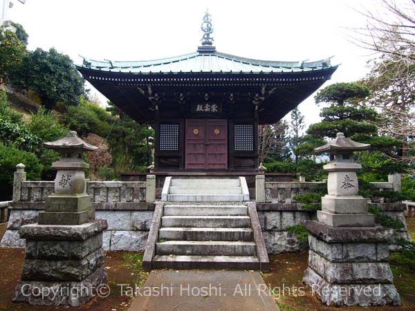 佛現寺の毘沙門堂草庵跡