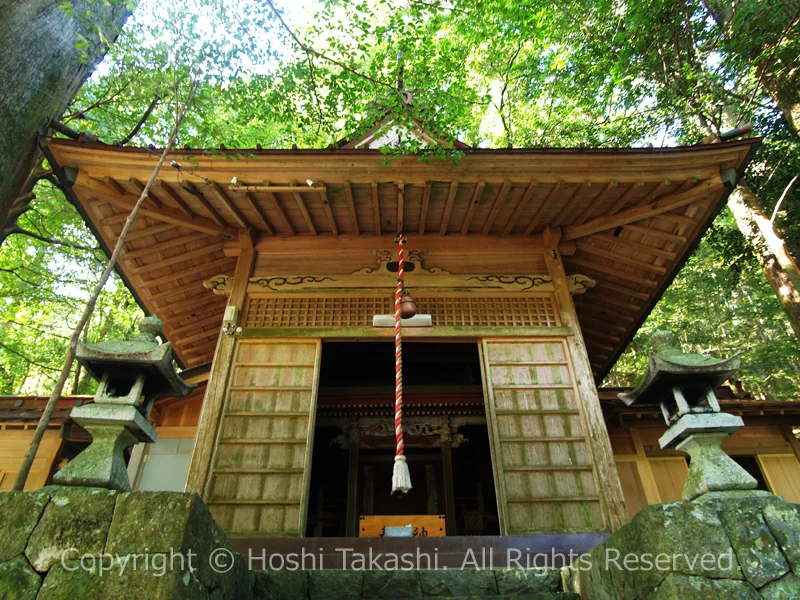 有東木白髭神社 覆殿