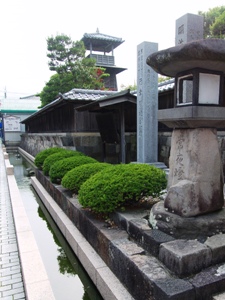 由比本陣公園　馬の水呑場