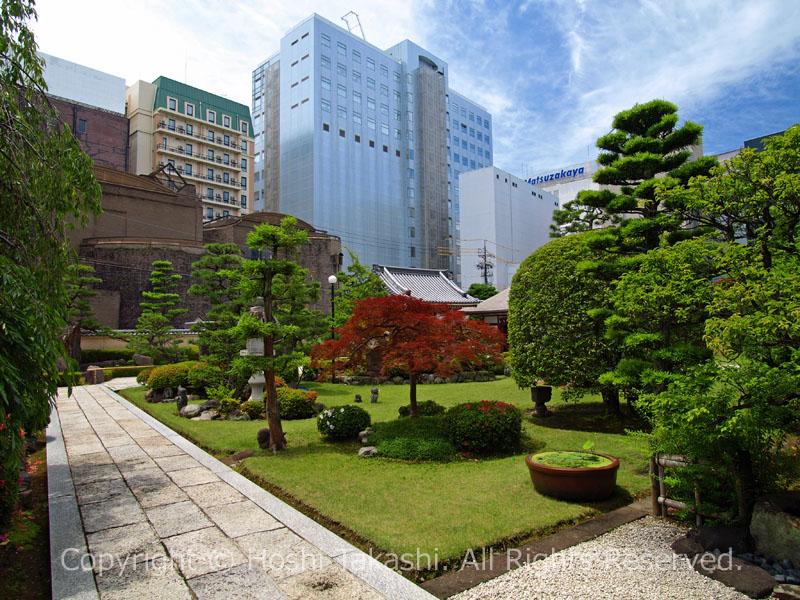 宝泰寺の境内