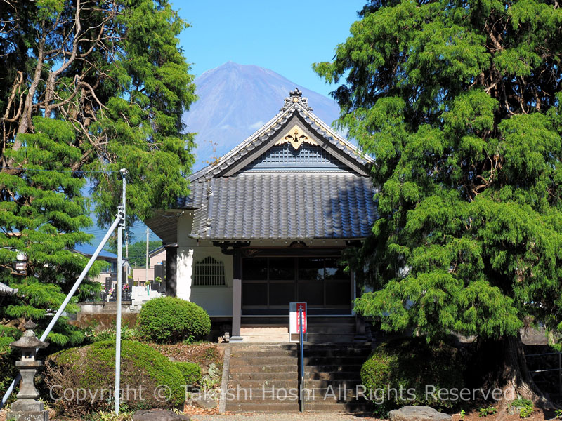 小泉久遠寺の仮本堂（開山堂）