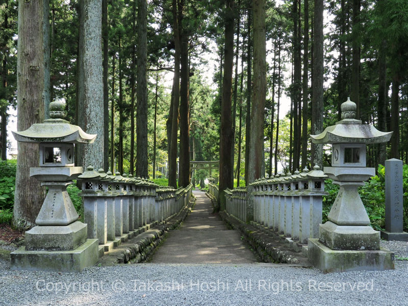 山宮浅間神社の石灯籠