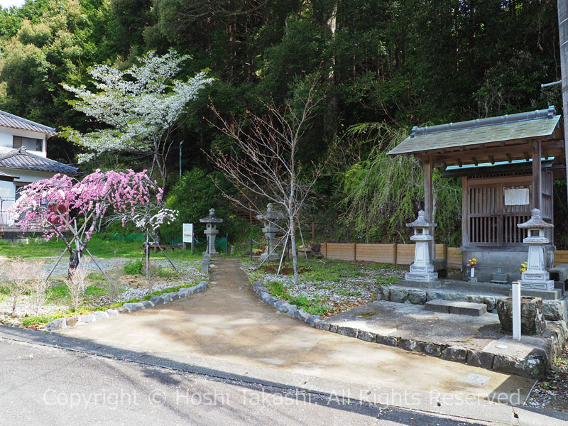 天神神社横の子育て地蔵尊