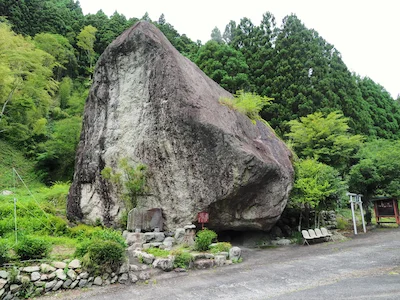 河内の大石